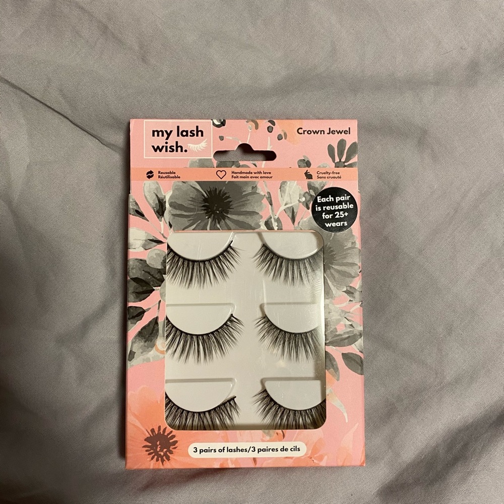 Glue On Eyelashes